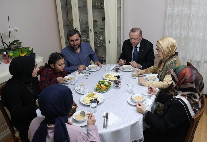 Cumhurbaşkanı Erdoğan'dan sürpriz iftar