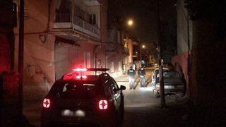 Adana'da silah sesi üzerine pencereden bakan kadın gözünden vuruldu