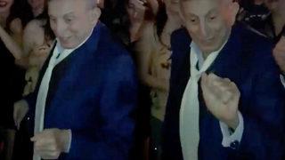 Haldun Dormen 94 yaşına dans ederek girdi! Gençlere taş çıkardı 