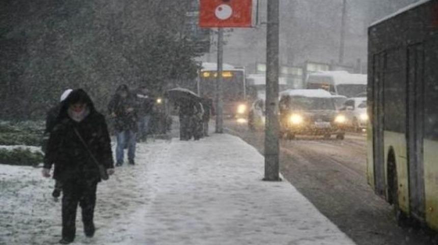Kar altındaki İstanbul'da son durum!