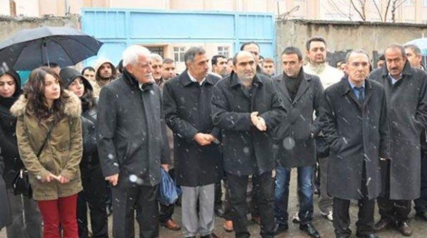 Öğretmene sınıfta satırlı saldırı