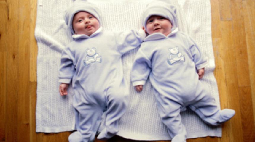 İkiz &Ccedil;ocuk B&uuml;y&uuml;tmek!