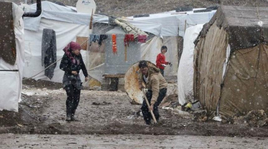 Lübnan'daki Suriyeli mülteciler ağır kışın etkisinde