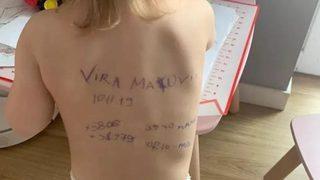 Kahreden görüntü! Annesinin bedenine yazdığı not herkesi duygulandırdı