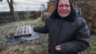 Ukraynalı anneden kahreden itiraf! “Köpeklere yem olmaması için mezarını kendim kazdım”