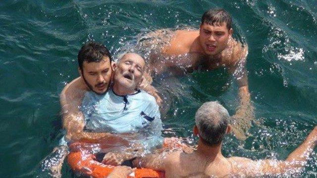 Otomobil denize uçtu