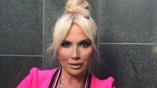 Şarkıcı Lerzan Mutlu siyah elbisesiyle ilgi odağı oldu! 'Şimdi Lady Gaga düşünsün'