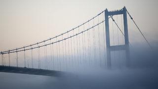 İstanbul sise gömüldü! Boğaz gemi geçişlerine kapatıldı