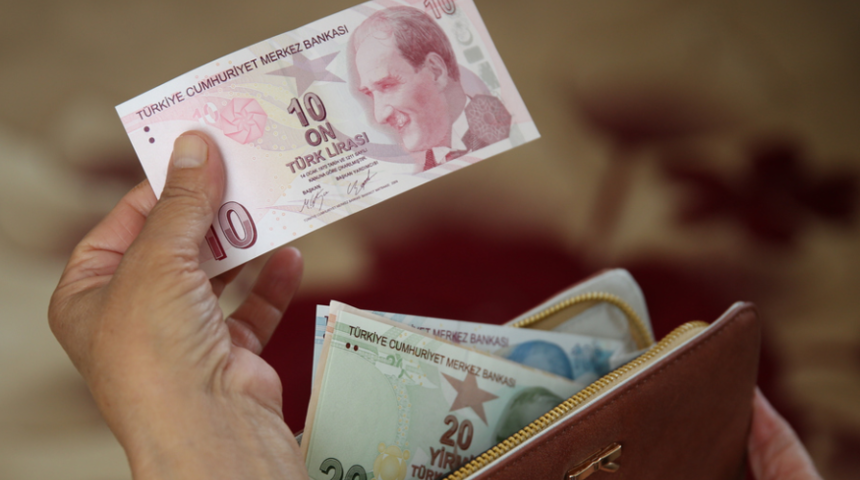 Para yıkamak bilimsel makale konusu oldu! Koronavirüs korkusu, parayı çamaşır suyuyla yıkattı