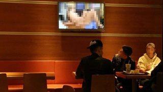McDonalds'ta porno yayın şoku