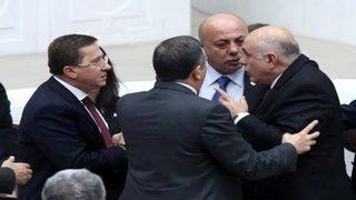 Meclis'te gece atışması