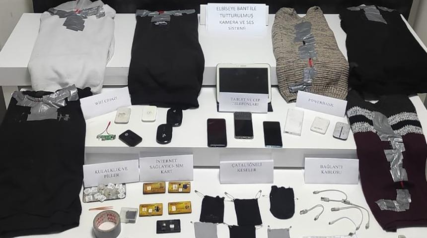 Sınavda kullandıkları kopya düzeneği 'pes' dedirtti! Kıskıvrak yakalandılar