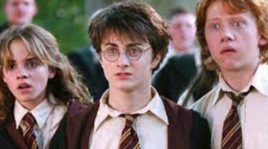 Harry Potter’ın yıldız ismi Daniel Radcliffe rotasını yönetmenliğe çevirdi