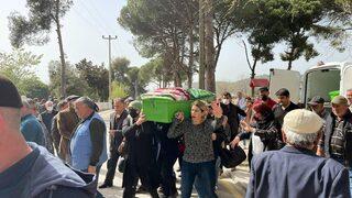 Eşi tarafından öldürülen Esma Sedan'ın tabutu kadınların omzunda taşındı