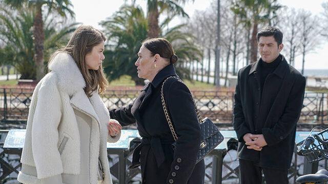 Camdaki Kız 38. yeni bölüm 2. fragmanı! Feride, Nalan ile yakaladığı Hayri'yi tehdit ediyor