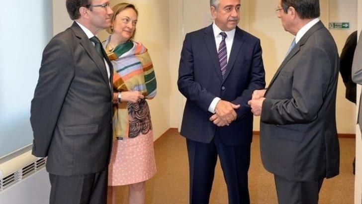 Kıbrısta müzakereler 15 Mayısta başlıyor Kıbrısta müzakereler 15 Mayısta başlıyor