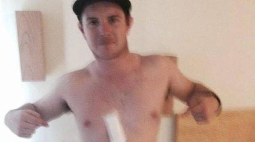 Üç gün boyunca vücudundaki örümcekle yaşadı