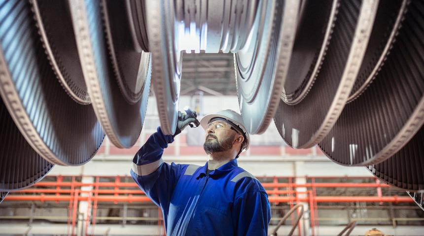 İngiltere'nin yeni enerji stratejisi neler &ouml;ng&ouml;r&uuml;yor, ni&ccedil;in tartışılıyor?