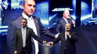 Ford Otosan'dan tarihi hamle! İlk elektrikli  aracı 'E-Transit' hattan indi