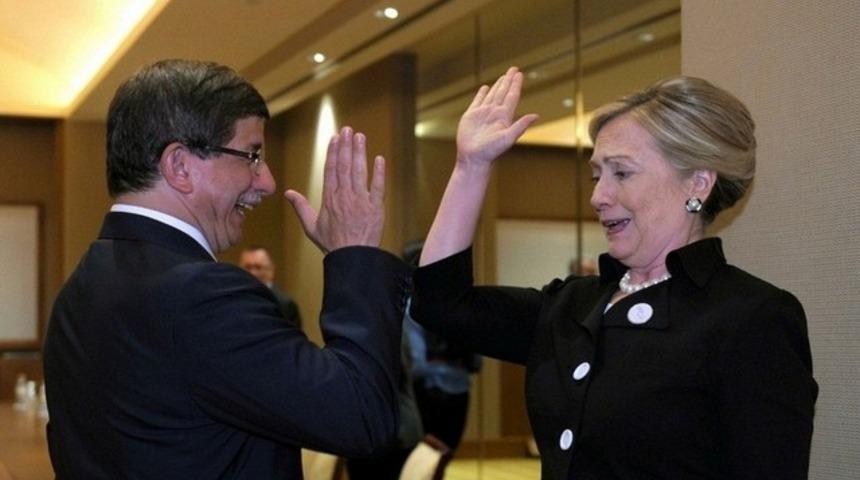 Clinton’ın paylaşılmamış e-postaları açıklandı