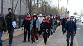 Doğu ve Güneydoğu Anadolu'nun en büyük şebekesi çökertildi! Aralarında memurlar da var! Dudak uçuklatan para...