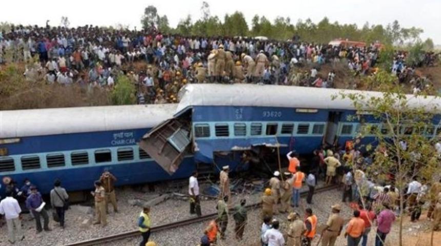 Hindistan'da tren kazası: 11 &ouml;l&uuml;