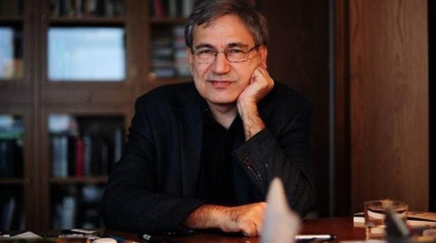Orhan Pamuk'tan hükümete sert eleştiri