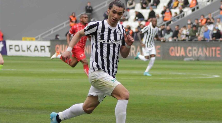 Murat Akça, kadro dışı bırakılmasına tepki gösterdi