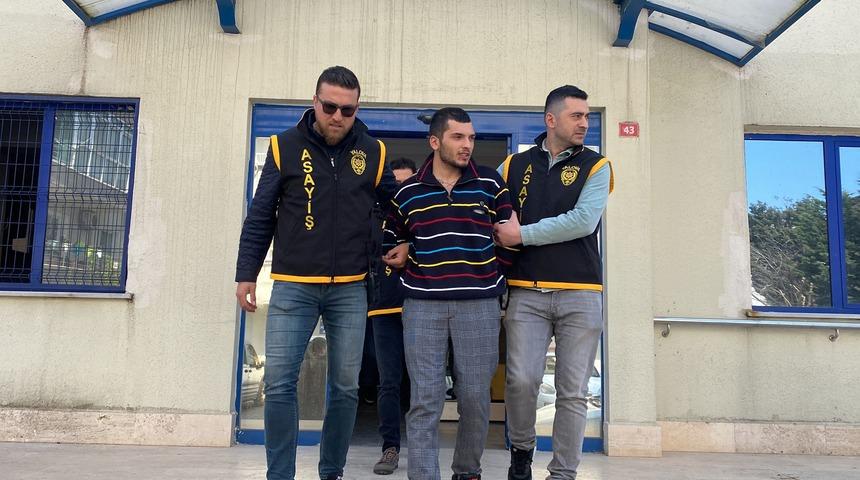 Kız meselesi vahşetle bitti! Arkadaşının boğazını kesti, cinayetin nedenini böyle anlattı