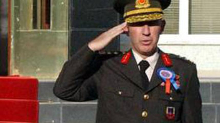 Askere ilk sivil darbe!