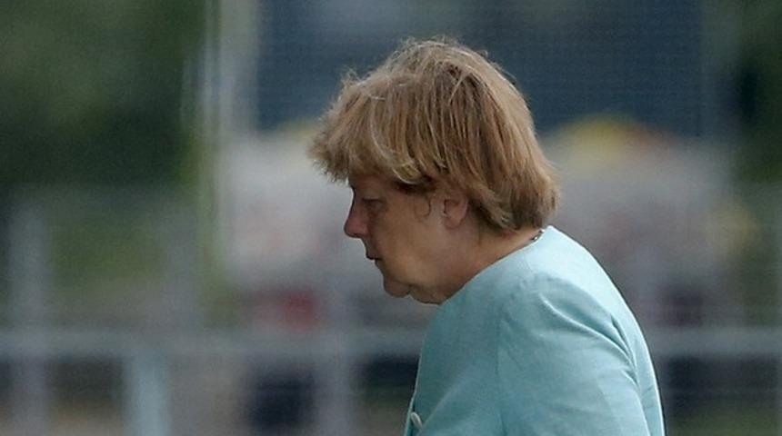 Merkel ilk kez böyle ortaya çıktı