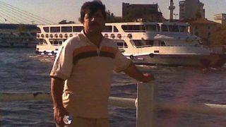 Ağabeyini uyurken balyozla öldürdü