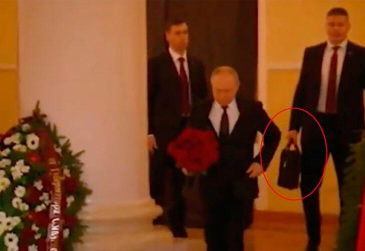 Rusya Devlet Başkanı Vladimir Putin'in katıldığı cenazedeki gizemli çanta! Korkutan 'nükleer silah' detayı