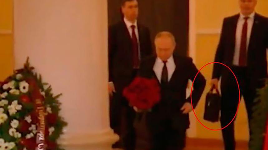 Rusya Devlet Başkanı Vladimir Putin'in katıldığı cenazedeki gizemli çanta! Korkutan 'nükleer silah' detayı
