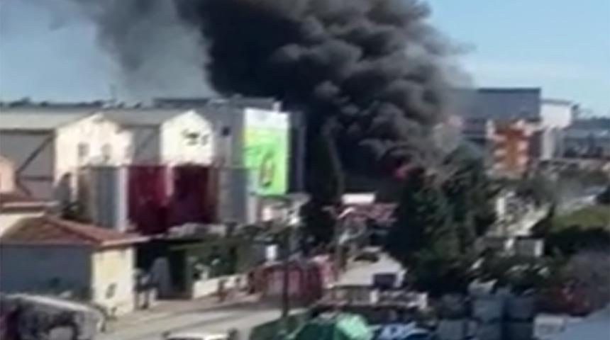 İstanbul'da korkutan yangın! Çok sayıda itfaiye sevk edildi