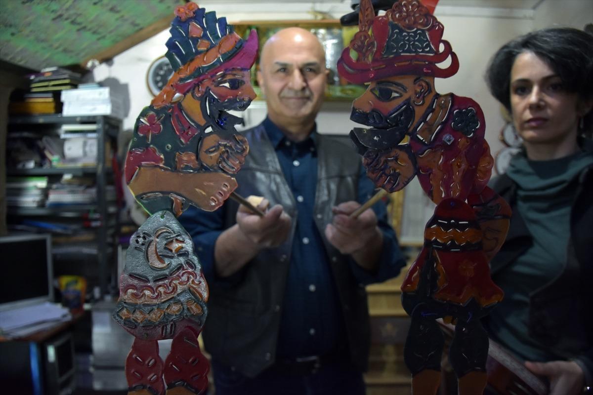 Bursalı hayali, Hacivat ve Karag&ouml;z'&uuml;n &ccedil;enesini hareket ettiren y&ouml;ntem geliştirdi
