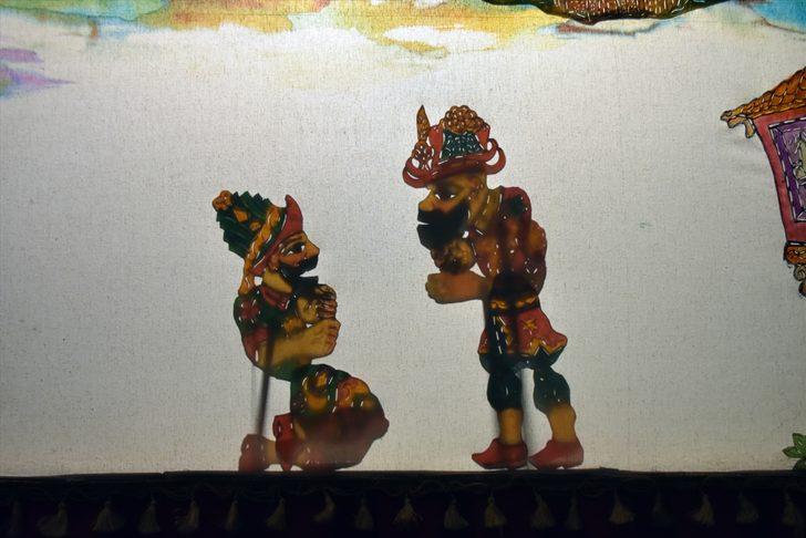 Bursalı hayali, Hacivat ve Karagöz'ün çenesini hareket ettiren yöntem geliştirdi G4