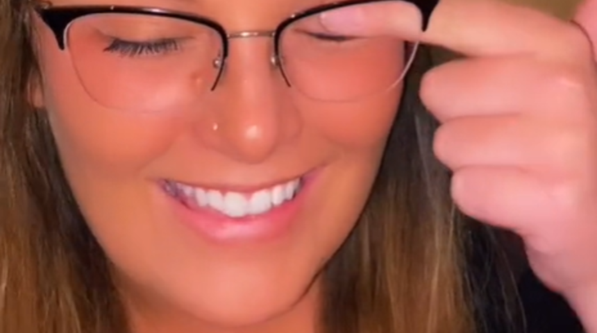 İntikamın böylesi! Sevgilisini başka bir kadınla yatakta yakaladı: Aralarına girip uyudum