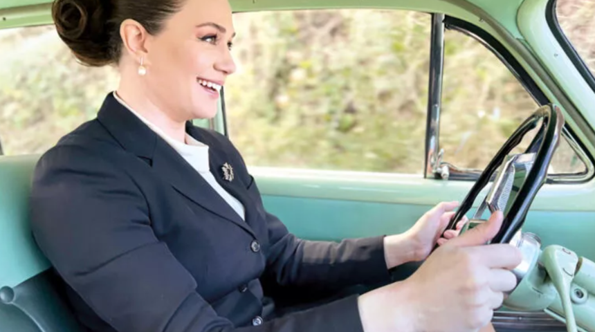 Özge Borak’ın başrolünü üstlendiği Leyla Hanım filminin çekimleri başladı! Öyle bir rolle geliyor ki...