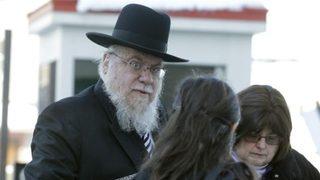 Boşanmayan kocaları kaçırmakla suçlanan haham yargılanıyor