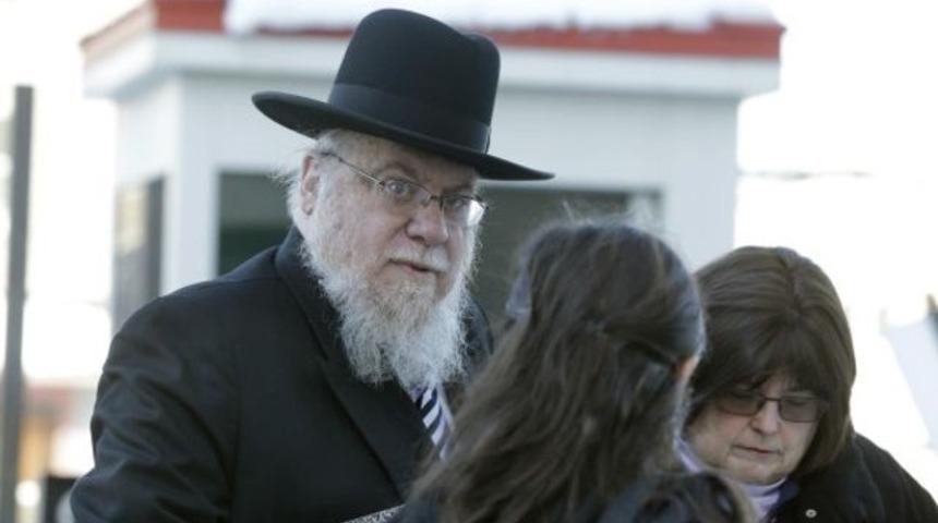 Boşanmayan kocaları kaçırmakla suçlanan haham yargılanıyor