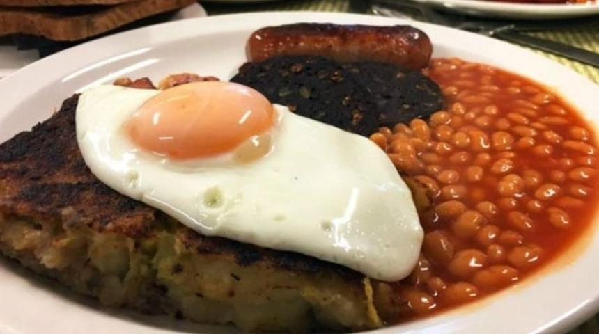 İngiliz kahvaltısı &uuml;&ccedil; &ouml;ğ&uuml;n yenecek kadar iyi mi?