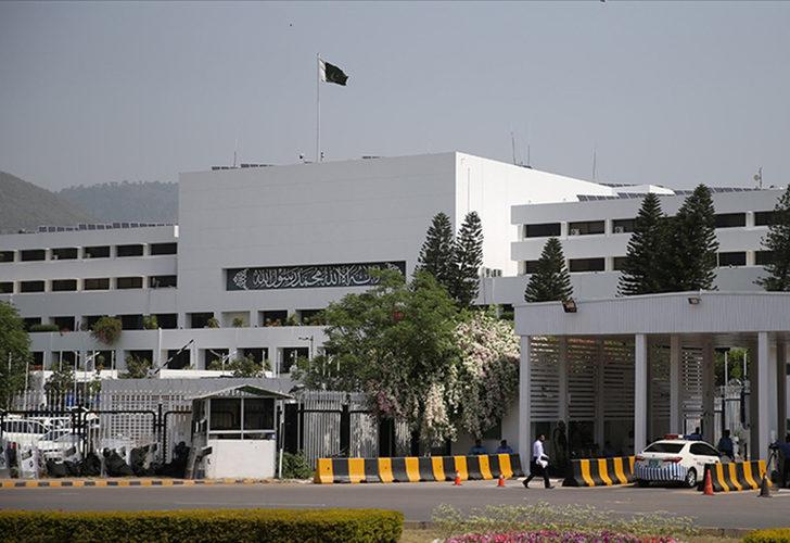 Son Dakika: Pakistan'da hükümet düştü! Başbakan İmran Han Meclis'ten güvenoyu alamadı