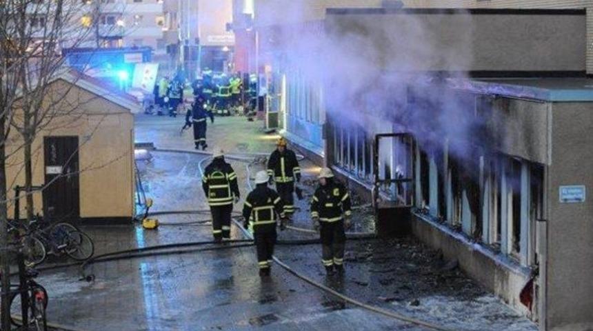 İsveç'te cami kundaklandı: 5 kişi yaralandı