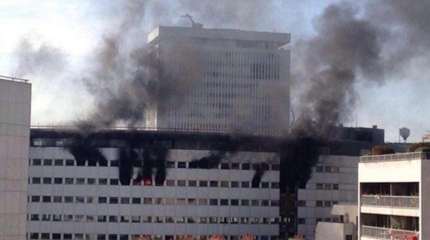 Paris'te korkutan yangın