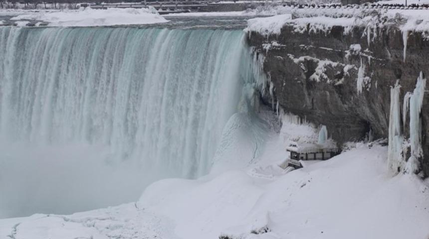 Niagara Şelaleleri bir asır sonra ilk kez bu kadar dondu