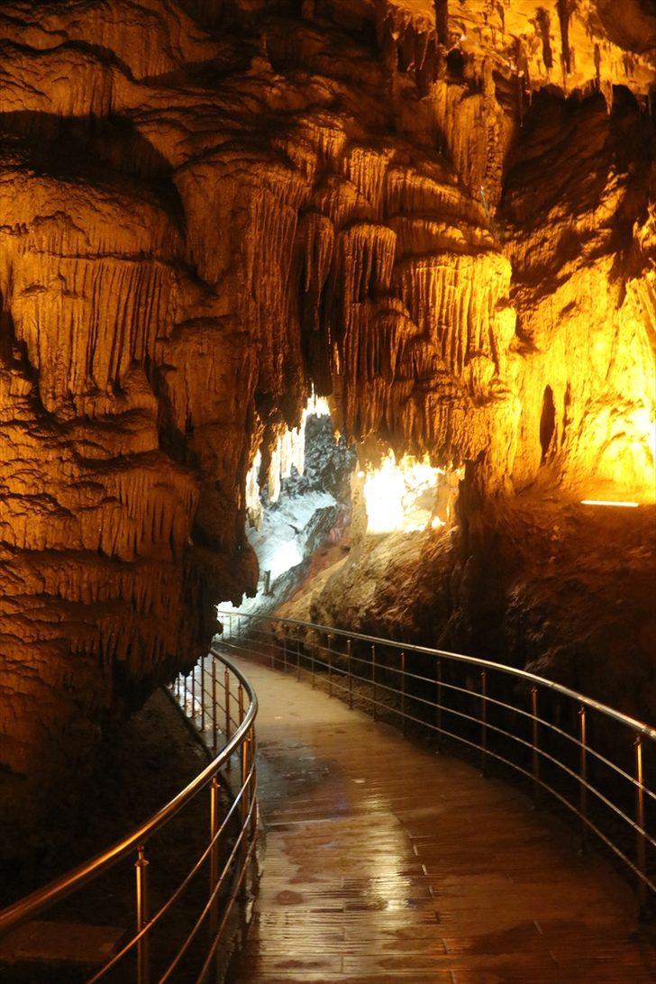 Gökgöl Mağarası yenilenen çehresiyle ziyaretçilerini ağırlıyor G4