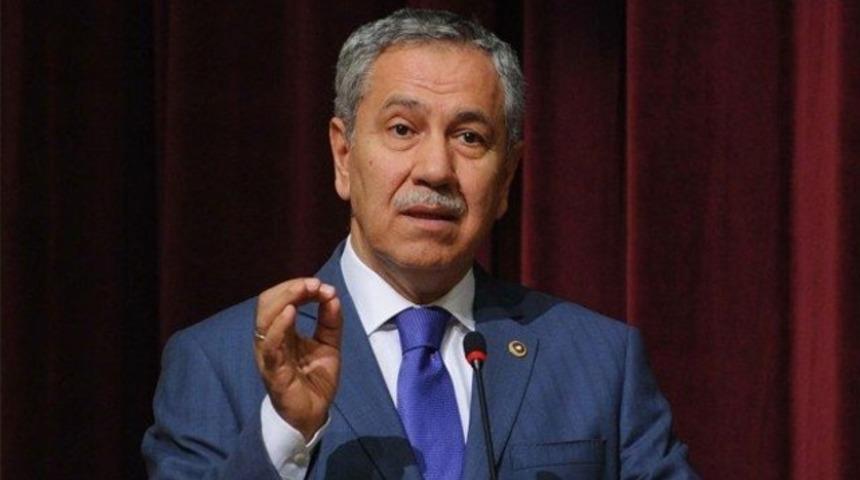 Independent, Arın&ccedil;'ın 'kahkaha' &ccedil;ıkışını 'en cinsiyet&ccedil;i' a&ccedil;ıklamalardan biri se&ccedil;ti