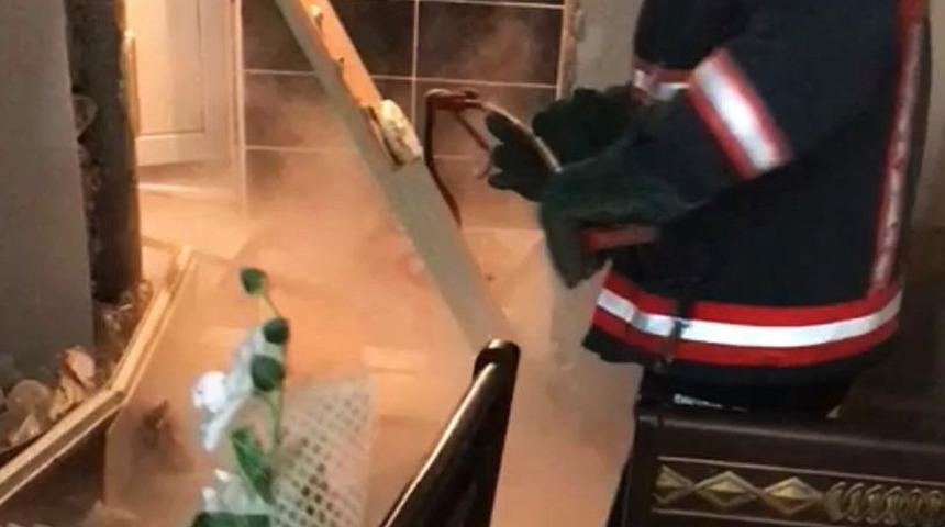 Yer: Sakarya! Eve giren yılan paniğe yol a&ccedil;tı