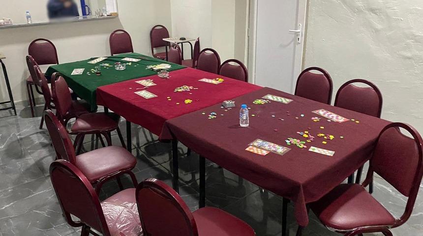 Yer: Sakarya! Camları gazete kağıtları ile kapattılar ama jandarmadan kaçamadılar